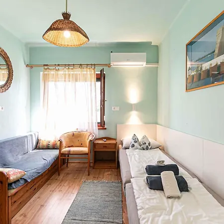 Apartman In 19268 Balatonmáriafürdő