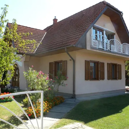 Lägenhet In Balatonmariafuerdo 19268 Balatonkeresztúr