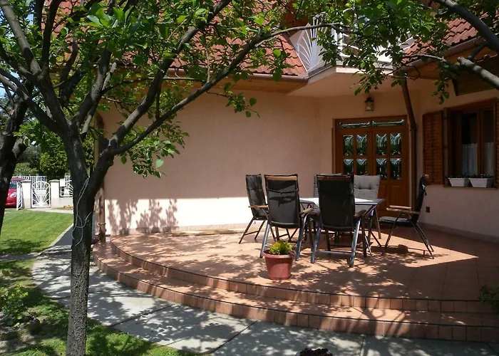 Apartment In 19268 *